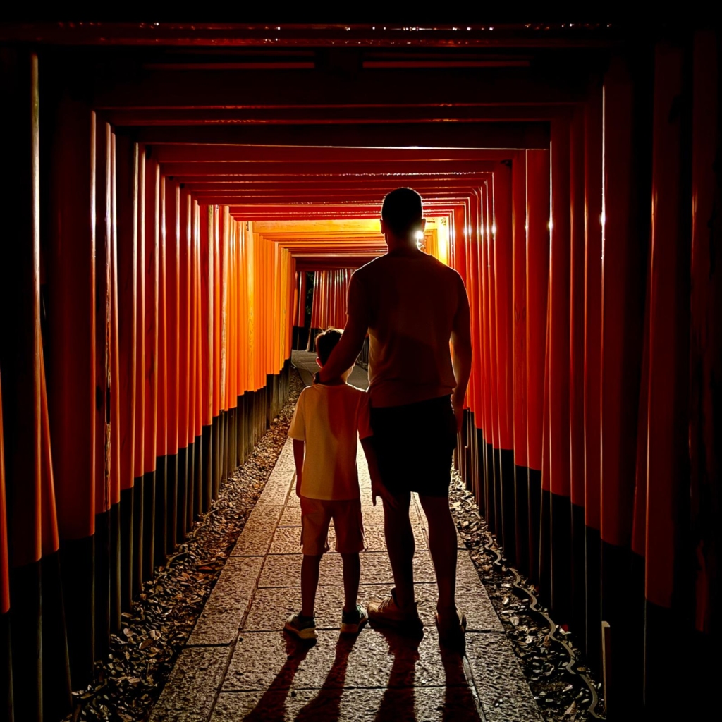 viaggio di gruppo epr famiglia in giappone kyoto fushimi inari